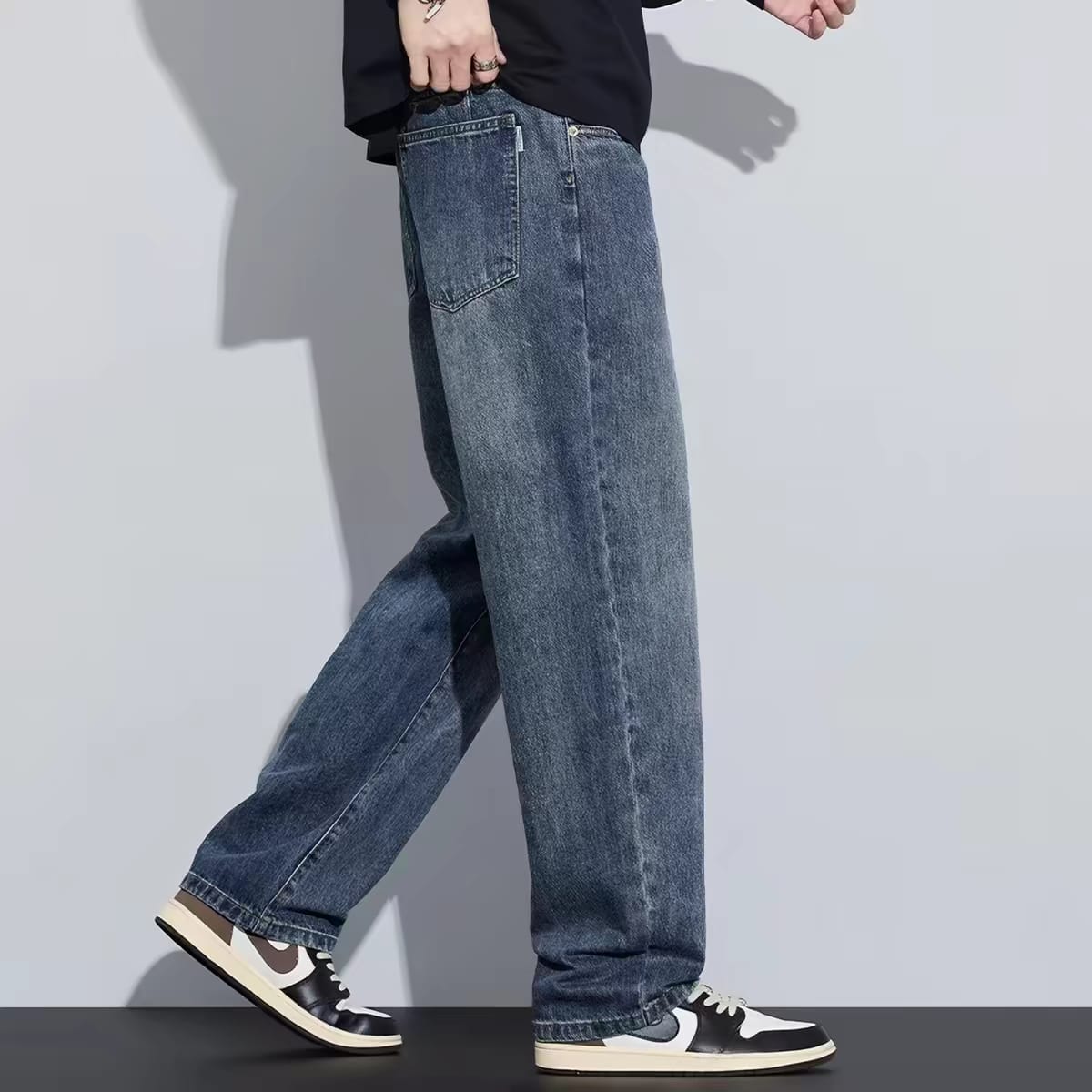 Men's Washed Indigo Blue Relaxed Fit Wide Leg Jeans